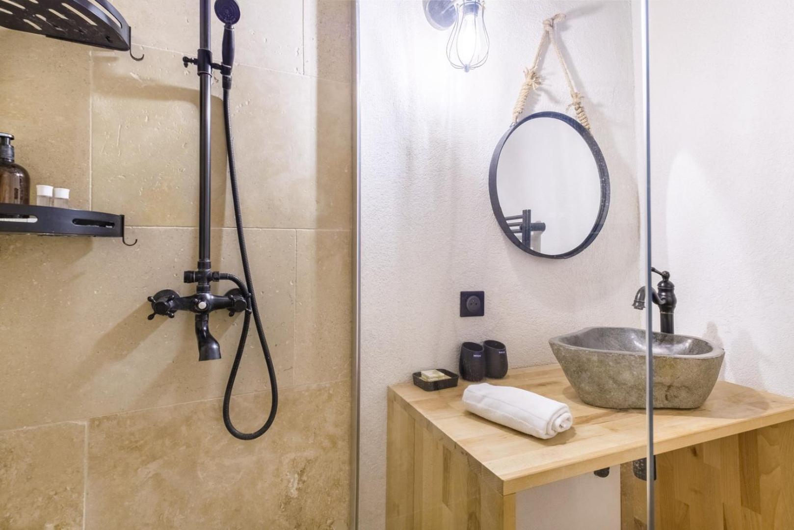 Charmant Appartement - Saint Paul De Vence Village Εξωτερικό φωτογραφία